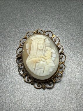Vintage Mother and Child Shell Cameo Brooch
